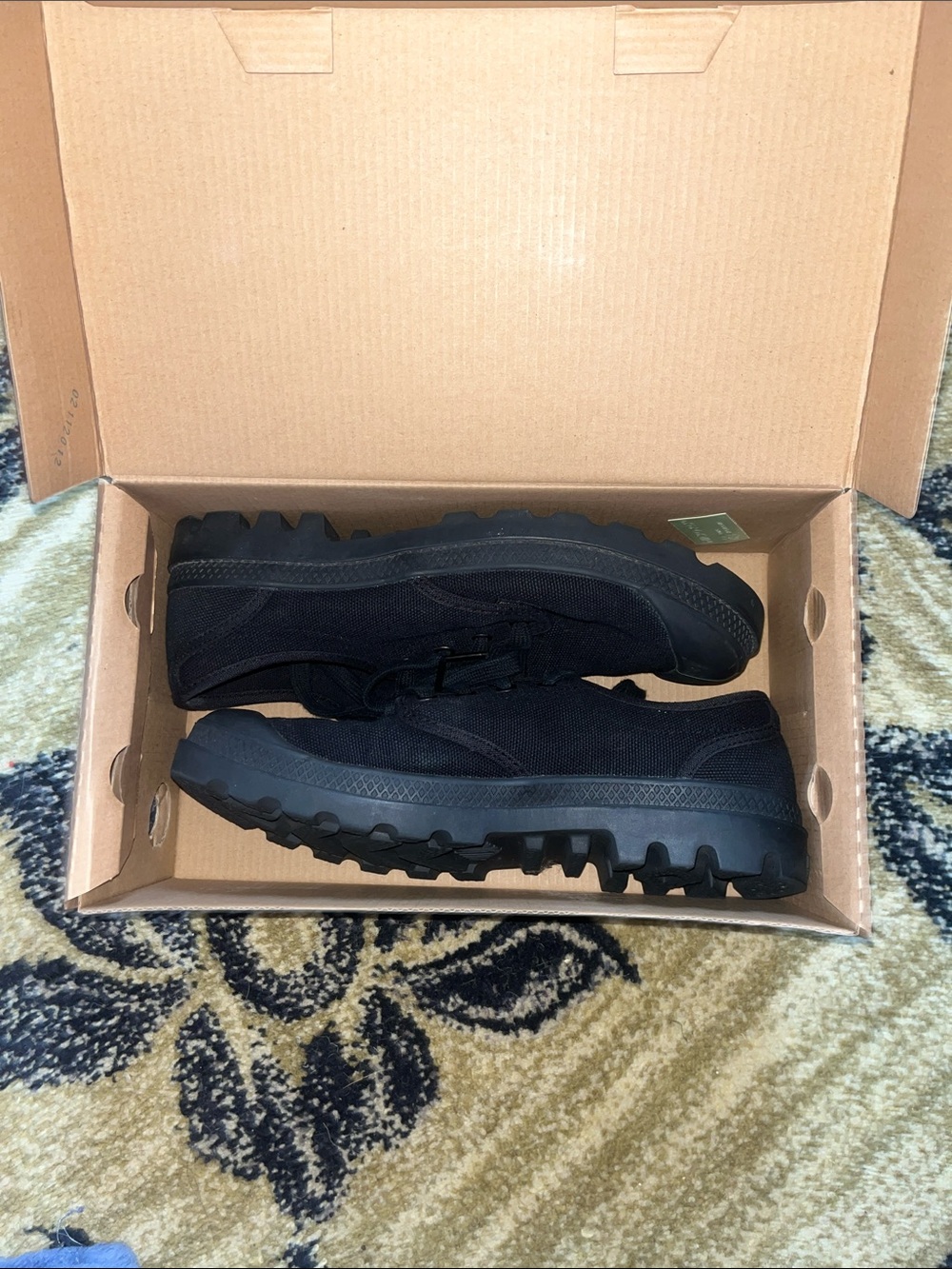 Palladium Men's Black Canvas Low-Profile Sneakers with Subtle Green Accents
